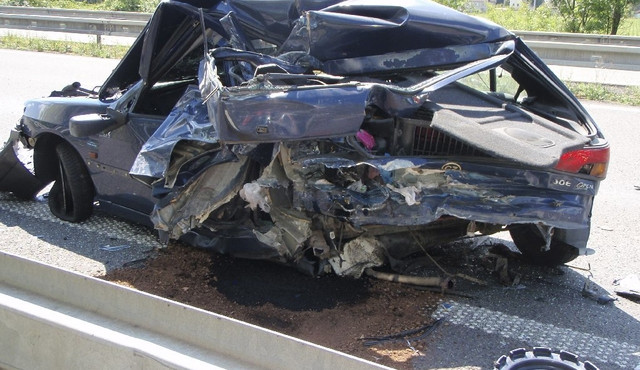 Nehoda tří vozidel zastavila dopravu na R35 před Olomoucí