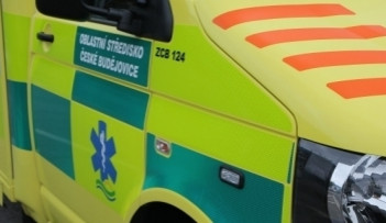 V areálu Dolní Morava se těžce zranil lyžař, byl v bezvědomí