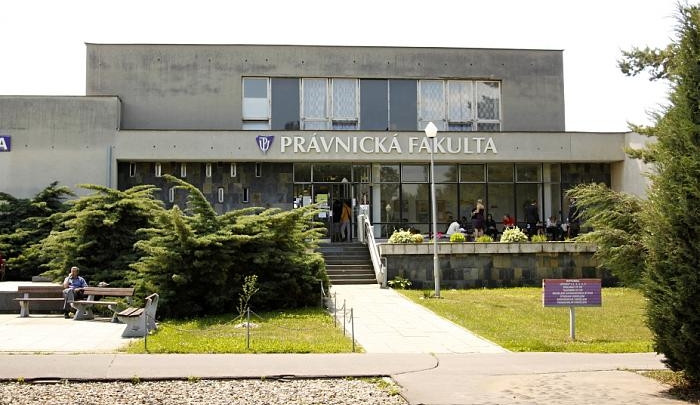 Nové vedení UP se pokusí vyřešit žalobu absolventa mimosoudně