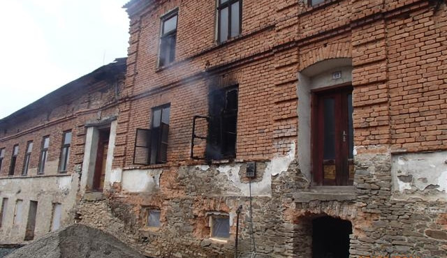 Požár na Přerovsku způsobil benzin, pět lidí bylo zraněno