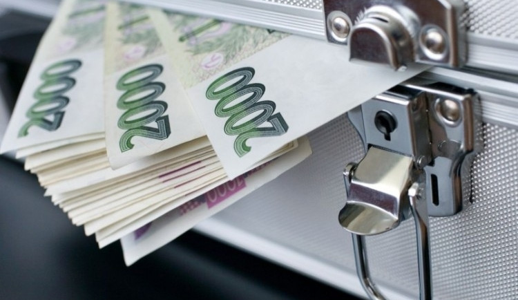 Seniorku stálo 7 minut masáže 89 tisíc korun