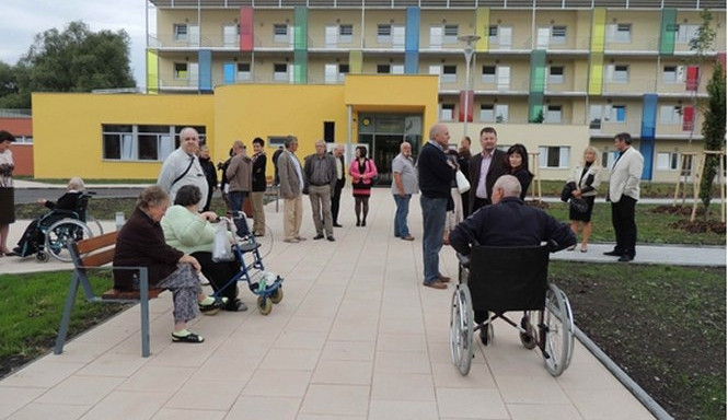 Seniorům opravil Olomoucký kraj byty