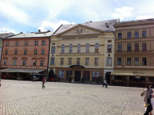Moravské divadlo uzavře sezonu komedií Najdeme se na Ztracené