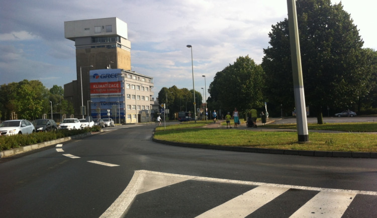 Konec přebíhání silnice u Šantovky, radnice chce postavit přechod