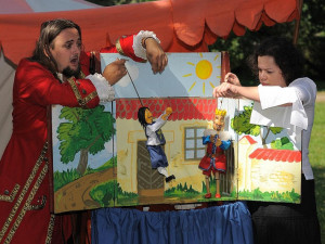 Nádvoří radnice bude dnes plné divadla