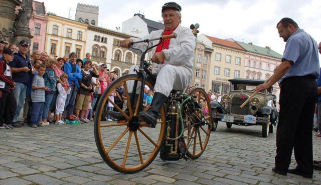 Motorové veterány zaplní Horní náměstí