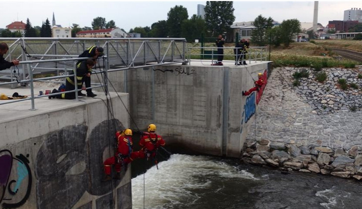 Záchranné prvky u jezu u Šantovky v Olomouci vydržely dva měsíce