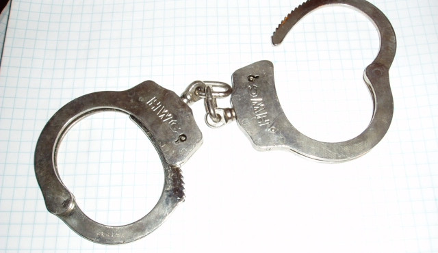 Policisté dopadli muže, který kradl ve školkách, školách i bytech