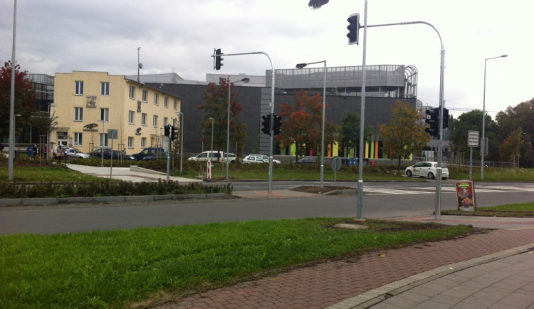 U Šantovky se staví přechod, funkční bude od příštího týdne