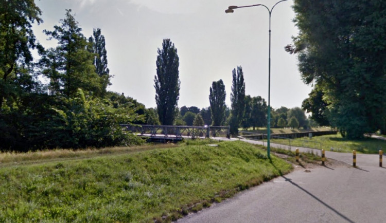 Lávku u Klášterního Hradiska uzavřely na 14 dní údržbářské práce