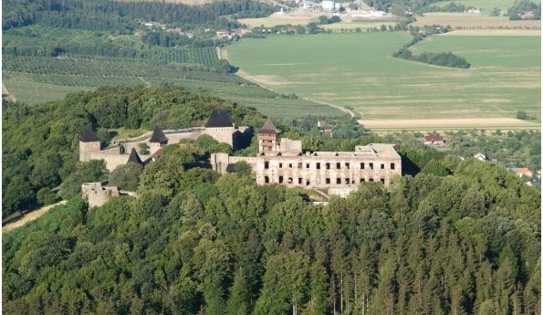 Hrady a zámky v Olomouckém kraji hlásí vyšší návštěvnost, přálo počasí