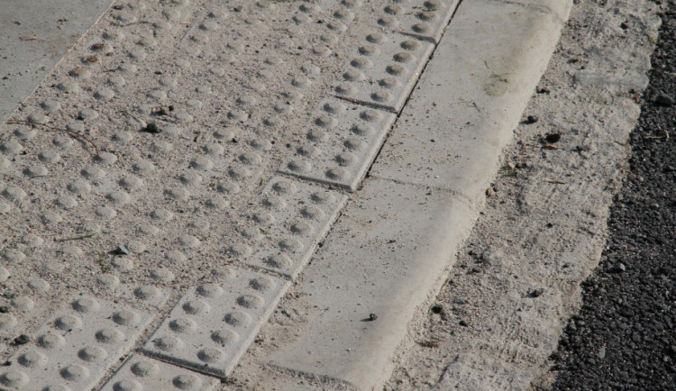 Ulici Ladova čeká o víkendu úplná uzavírka