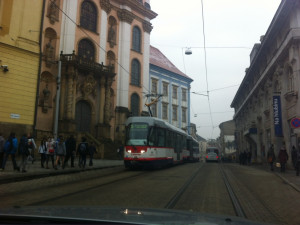 V Olomouci ráno vyjely všechny tramvaje, troleje jsou bez námrazy