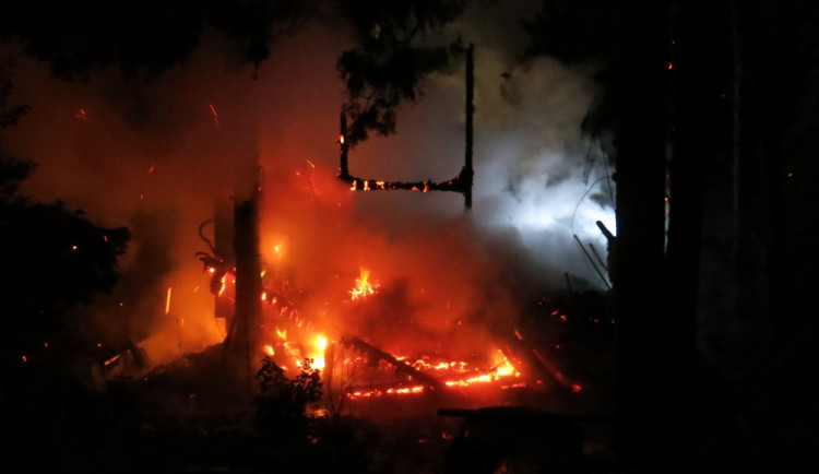 V sobotu v noci hořelo na Balcárkově ulici