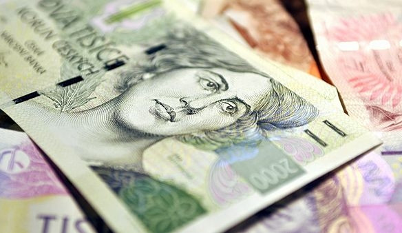 Muž si ze "záhrobí" půjčoval úvěry, škoda je pět mil.Kč