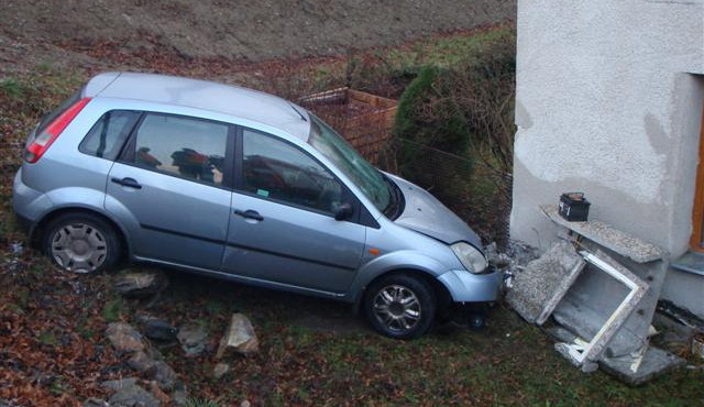 Dopoledne zasahovali hasiči u několika nehod