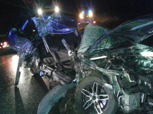 20letý mladík ujížděl policistům, při nehodě zabil své dva kamarády