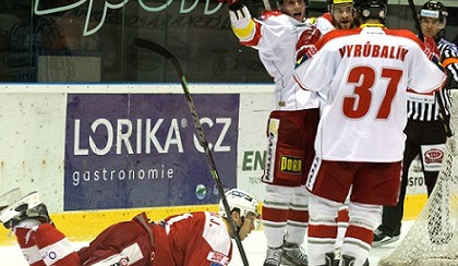 Mora se posouvá do čela barážové tabulky, porazila i Slavii