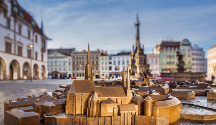 Novinky v Olomouci - wi-fi na náměstí nebo ombudsman pro seniory