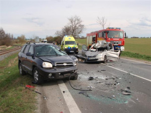 Za tragickou nehodu u Litovle může řidička, nedala přednost