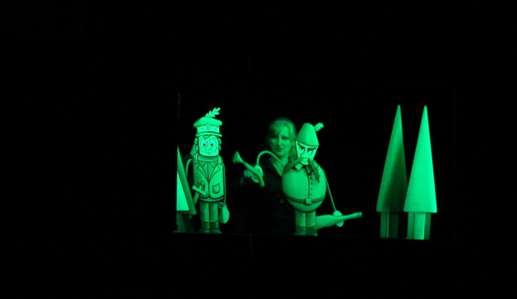 Je libo cirkus nebo sfi-ci pohádka? Zajděte s dětmi v neděli do Divadla na Šantovce!