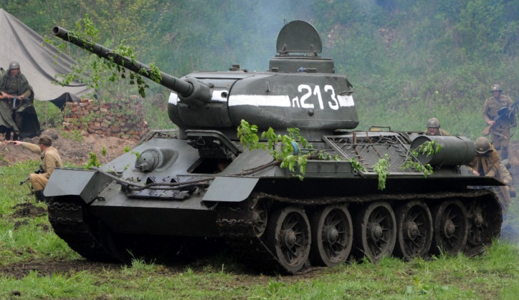 Víkend nabídne sport v přírodě, prohlídku zrekonstruovaného fortu i sovětský tank T - 34