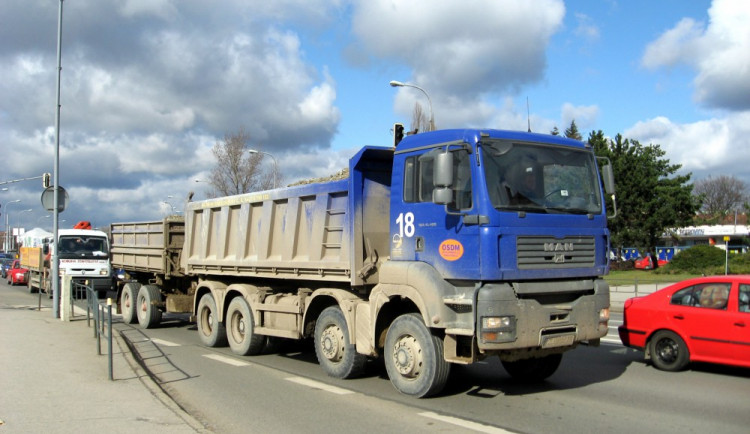 Městům dochází trpělivost s kamiony, chtějí regulaci