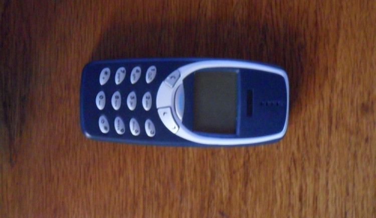 Objednal si nejnovější iPhone, poštou mu přišla stará Nokia