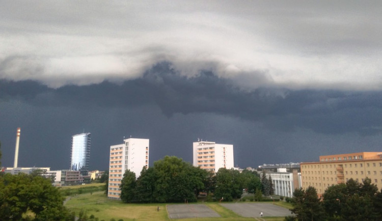 Včerejší bouřka naplno zaměstnala hasiče z celého kraje