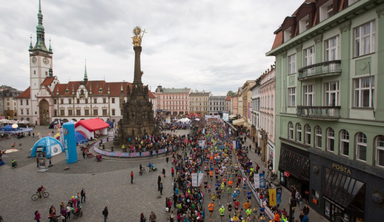 Olomoucký půlmaraton v číslech - sní se dvě tuny banánů, startovat budou běžci 42 národností