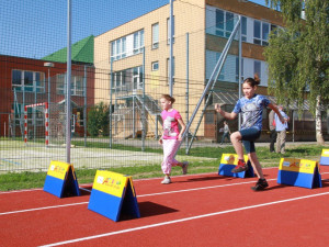 Holečkova základní škola má nové sportoviště, je přístupné i veřejnosti