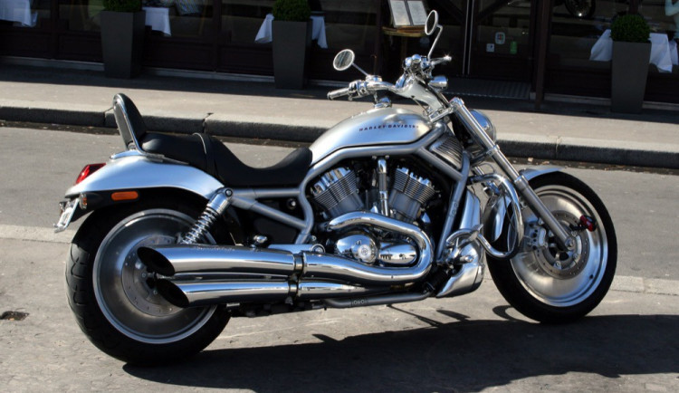 Muž si přes internet koupil Harley Davidson, motorka mu ale nedošla