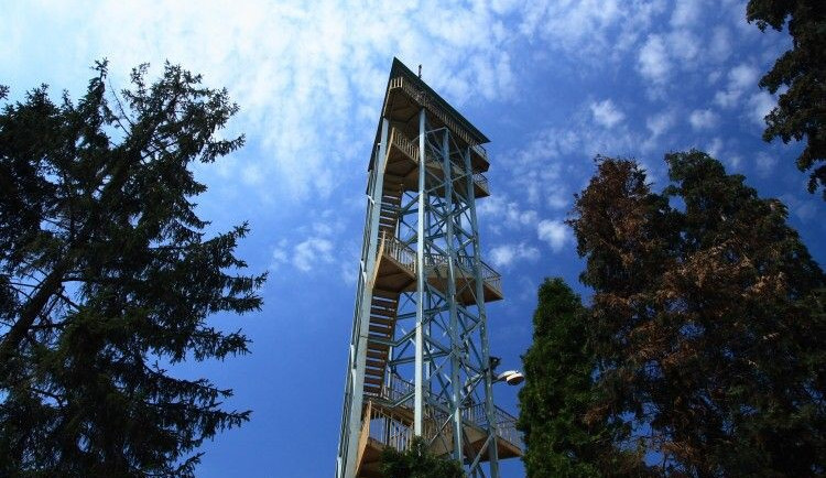 V olomoucké zoo je opět otevřena opravená vyhlídková věž