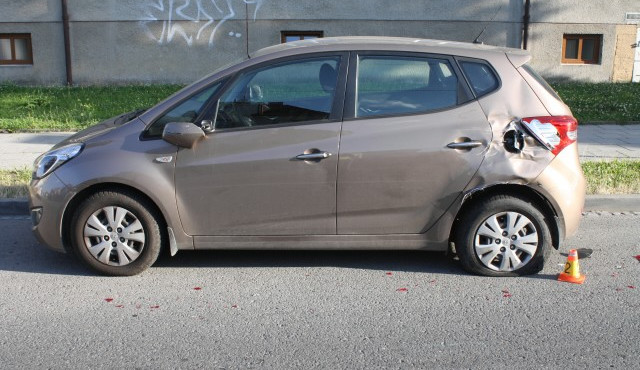 Policie hledá svědky dopravní nehody na tř. Míru