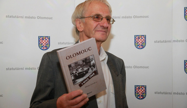 Nová kniha mapuje události roku 1968 v Olomouci