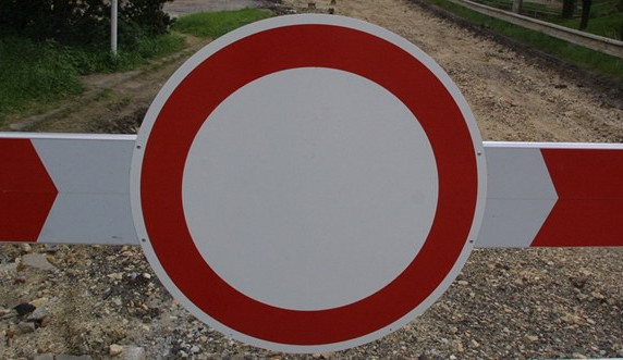 Cesta mezi Křelovem a Horkou je od pondělí uzavřená, jinak pojedou i autobusy