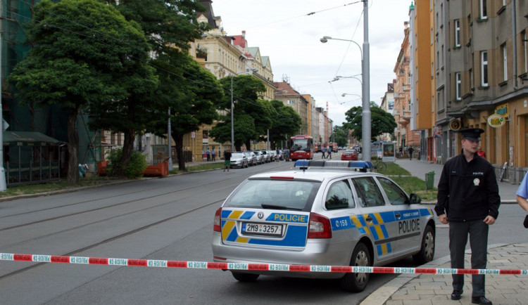 Fotogalerie: Nalezená letecká puma zcela ochromila provoz na Masarykově třídě
