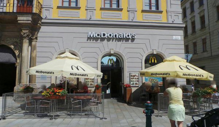 McDonald's na Horním náměstí končí kvůli odlivu zákazníků, lidé chodí do nákupních center