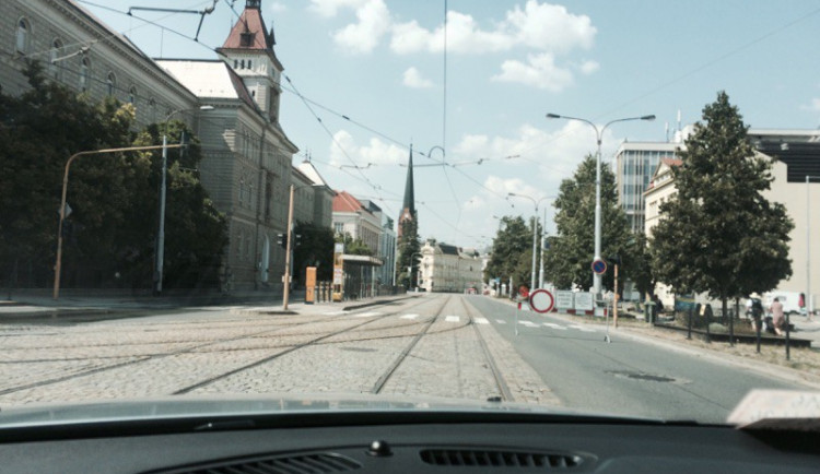 O čtvrtečního rána je zase zcela průjezdná třída Svobody