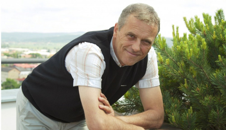 Hejtman Olomouckého kraje Jiří Rozbořil po včerejším zátahu dnes nenastoupil do práce