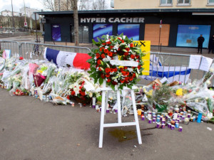 GLOSA: Je Suis Parisien. Jsme na tenkém ledě, kde jediný chybný krok znamená válku v Evropě