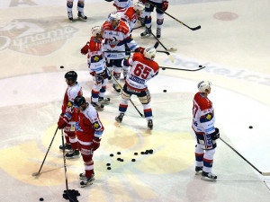 Report: Hokejisté vezou z Pardubic jeden bod, Mora po nájezdech prohrála 4:3