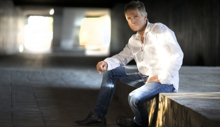 Známe jména dvou šťastlivců, kteří vyhrávají lístky na sobotní koncert Janka Ledeckého!