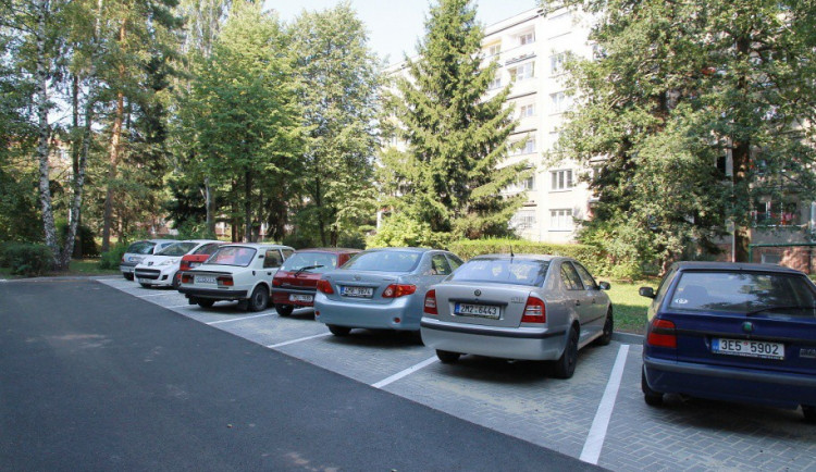 Město letos investovalo padesát milionů do oprav silnic a chodníků