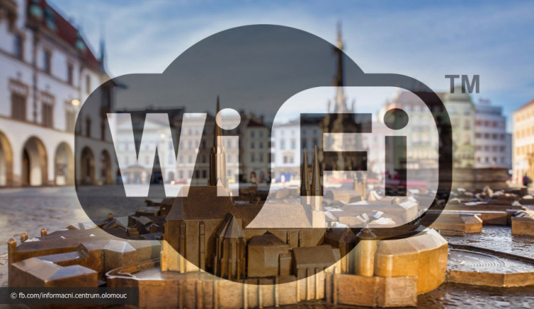 Na Horním náměstí už se lze připojit k internetu skrze nezabezpečnou Wi-Fi síť