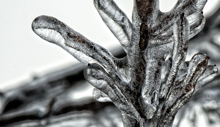 V noci bude pořádný mráz, teploty klesnou až k minus sedmnácti