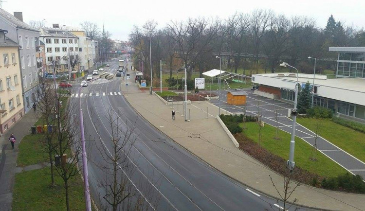 Wolkerova ulice se na tři týdny znovu uzavře, bude probíhat oprava tramvajové tratě