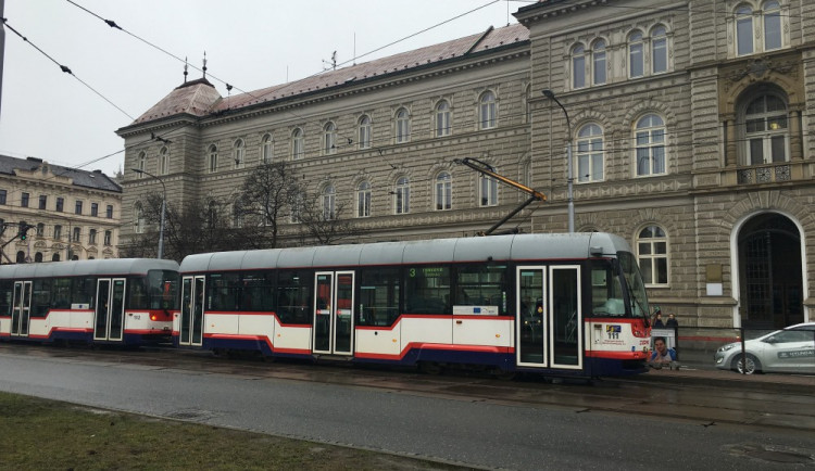 Tramvajová trať Okresní soud–Tržnice se bude opravovat. Čekejte kolony a uzavírky