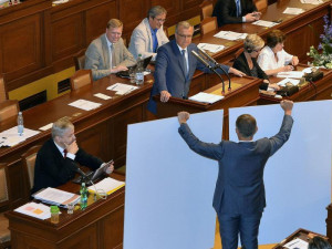 Koalice ve Sněmovně přes obstrukce prosadila evidenci tržeb