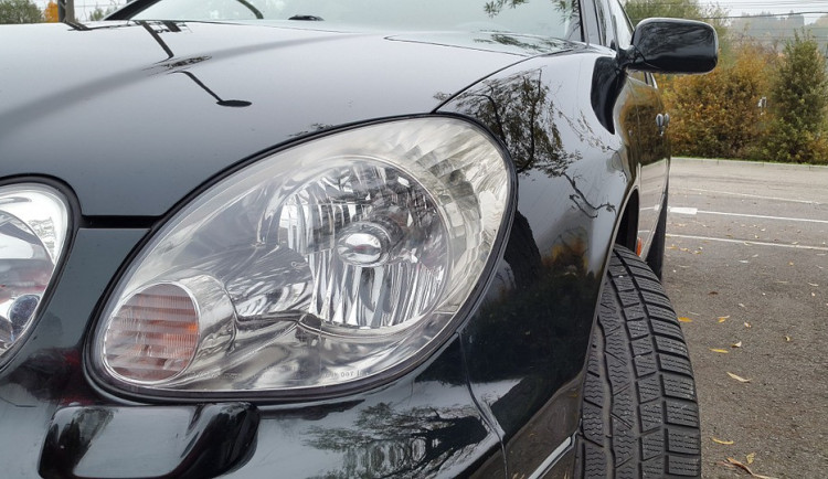 V Hlubočkách srazil řidič svým autem chodce,  z místa nehody ujel. Policie hledá svědky